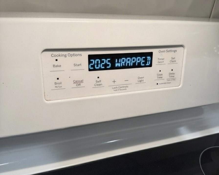 clayhaight's tweet image. nah even the oven?!