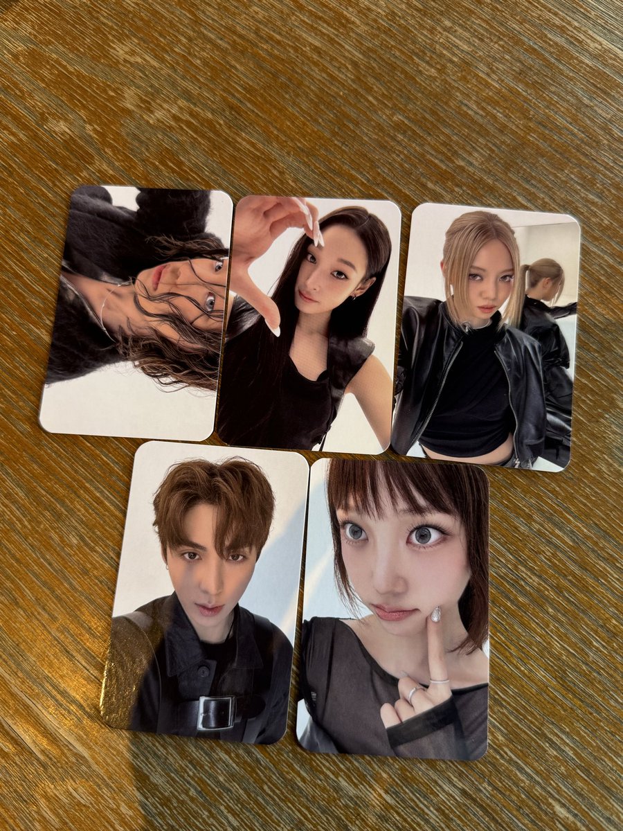 pea_ra_JD's tweet photo. 올데프 올데이프로젝트 VT 올리브영 포카 판매합니다. 세트로만 양도 (가격 제시해주세요!)

wts alldayproject withmuu ktown4 photocard sell 올데프포카 올데프 애니 타잔 베일리 우찬 영서 ADP ANNIE TARZZAN BAILEY WOOCHAN YOUNGSEO https://t.co/7FcmDdToaO