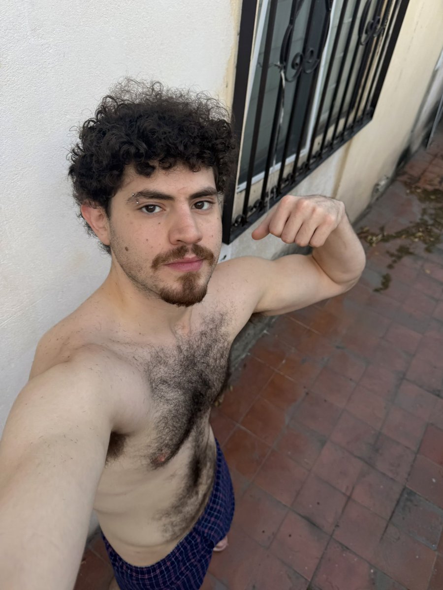 un hombre me invitó a salir y me dijo las cosas más hermosas que alguien pueda escuchar en una primera cita pero después descubrí que le tira rollo a la mitad de la ciudad y lo ghosteé