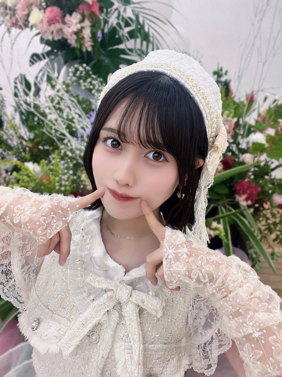 2025年ありがとうございました🙇今年は本当に色々あってどうにかなっちゃいそうだったけど、推しメンが皆んな沢山活躍して輝いててそれを見てたら頑張れました…アイドルってすごいなって改めて思った😌来年も仲良くしてくださると嬉しいです！