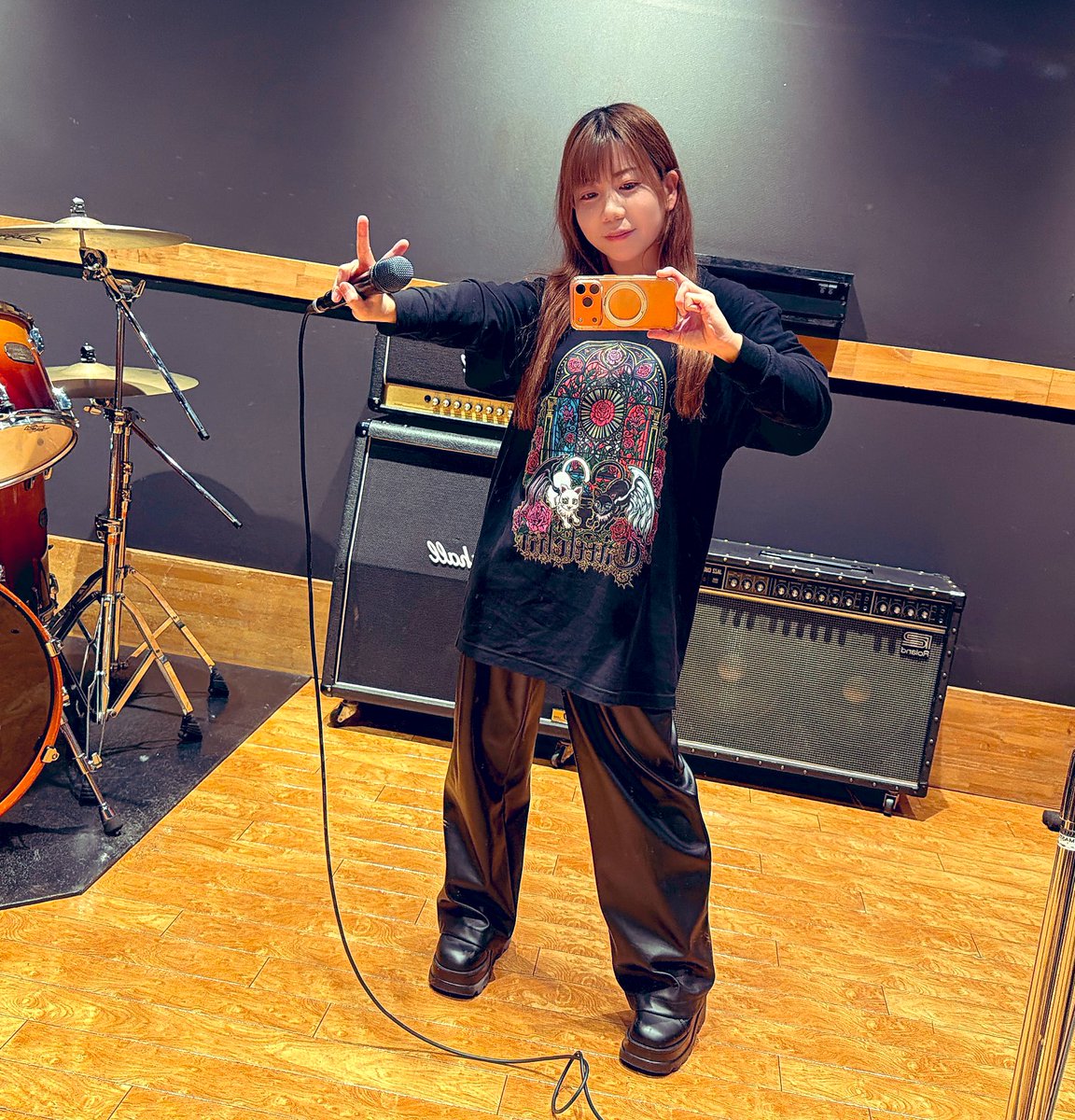 スタジオ納め| ε:)_🎤

そしてこれからクレッシェンド忘年会へ！

スタッフしながら飲みます🥃
(　ﾟ∀ﾟ)o彡°ｻｹｶﾞﾉﾒﾙｻｹｶﾞﾉﾒﾙｻｹｶﾞﾉﾒﾙｻｹｶﾞﾉﾒﾙｿﾞ~