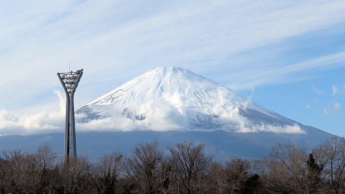 takechis's tweet photo. #大晦日 #足柄SA #富士山
お世話になった皆様、本年もありがとうございました。来年もよろしくお願いします🙇
富士山が綺麗に見えました😍 https://t.co/2RWWNWr6TP