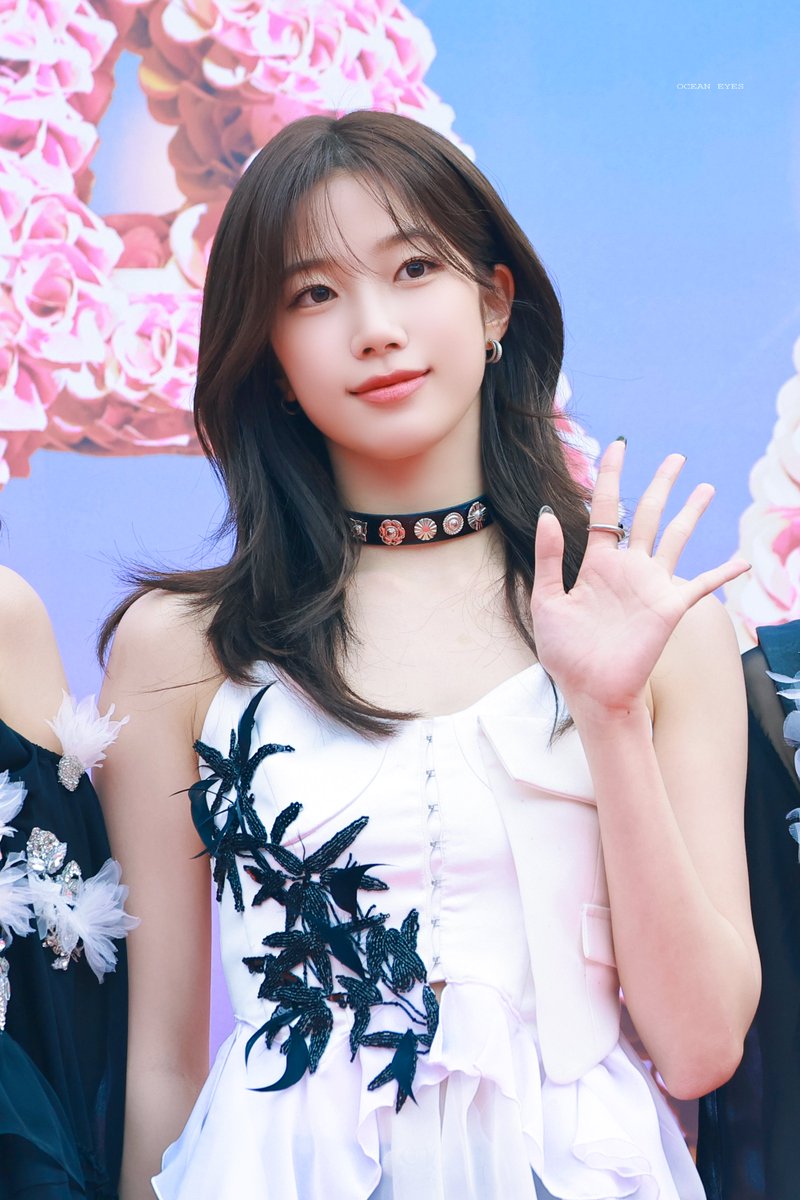 OCEAN EYES tweet media