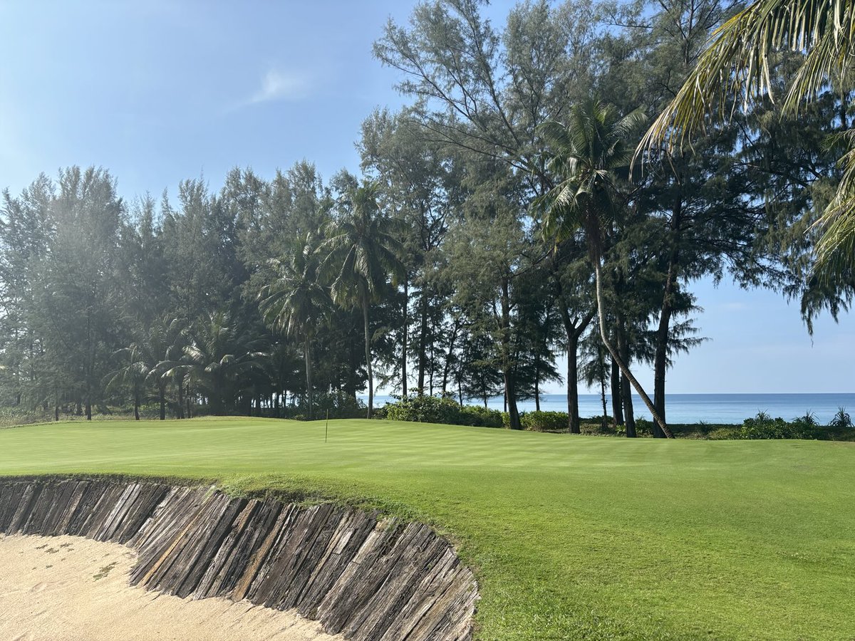 A great way to end the year with an old friend ⁦<a href="/AquellaGolf/">Aquella Golf & Country Club</a>⁩ #Thailand #AquellaGolf ⁦<a href="/dubai_william/">will</a>⁩.
