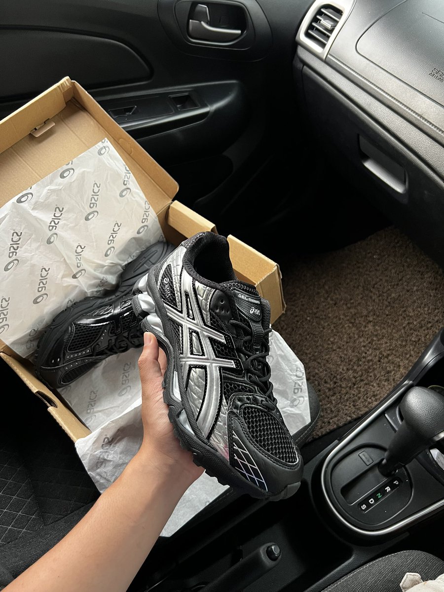 streetitems's tweet image. Asics gel nimbus colour ni hensem teruk, setuju tak?