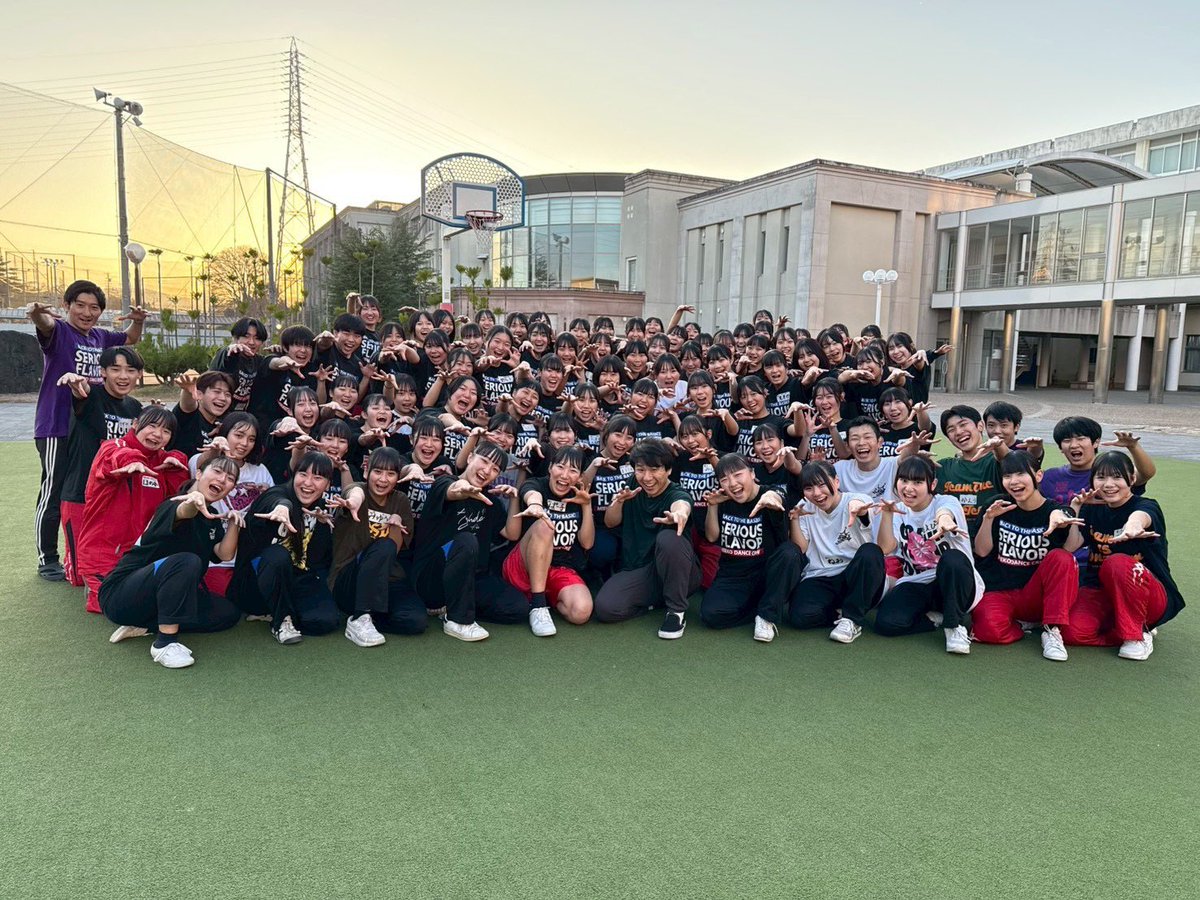 serious_flavor's tweet photo. 【拡散希望】
12月31日！今日生放送の『 カギダンススタジアム』をご覧になる皆さま！✨
三重高校の作品の感想を
#三重高校　を付けてバンバン投稿して頂きたいです😭✨

#カギダンススタジアム
#三重高校ダンス部
#シリフレ
#ハナコ秋山
#秋山さん絶対優勝しようね
#新しいカギ
#大晦日
#三度目の正直 https://t.co/5VEqg8m5Ys