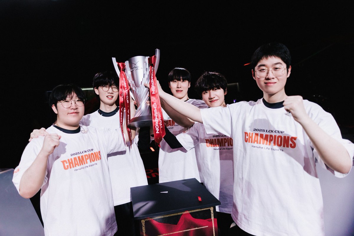 zzrepiv's tweet photo. lckflickr 도현 
LCK CUP https://t.co/RIvnpcOK5U