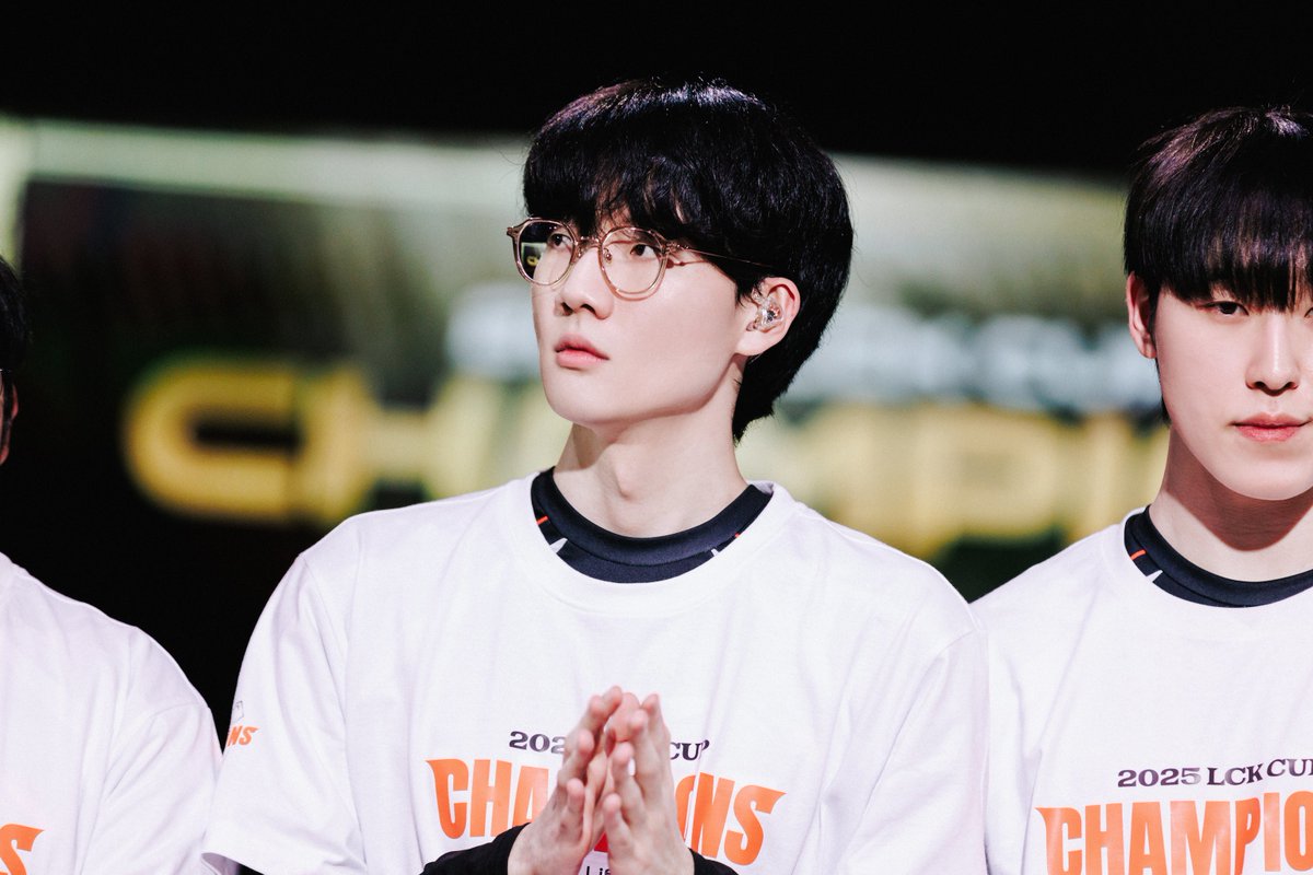 zzrepiv's tweet photo. lckflickr 도현 
LCK CUP https://t.co/RIvnpcOK5U