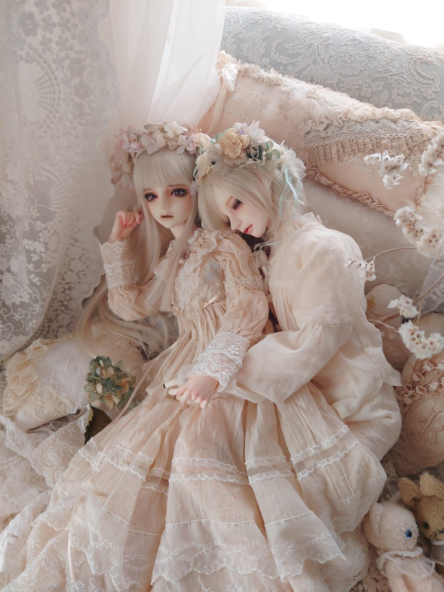 ドールスペースの掃除中、二人が可愛かったのでスマホ🤳で一枚。
今年も仲良くしてくださりありがとうございました。良いお年をお迎えください😊