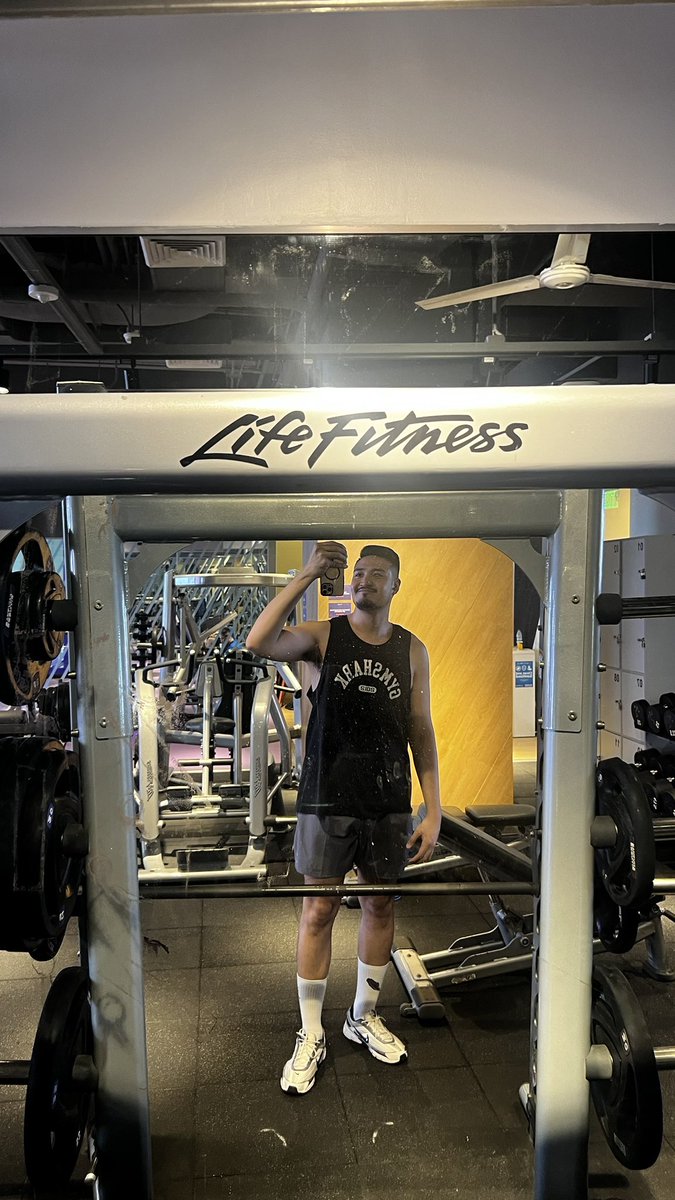 Earl Francis tweet media