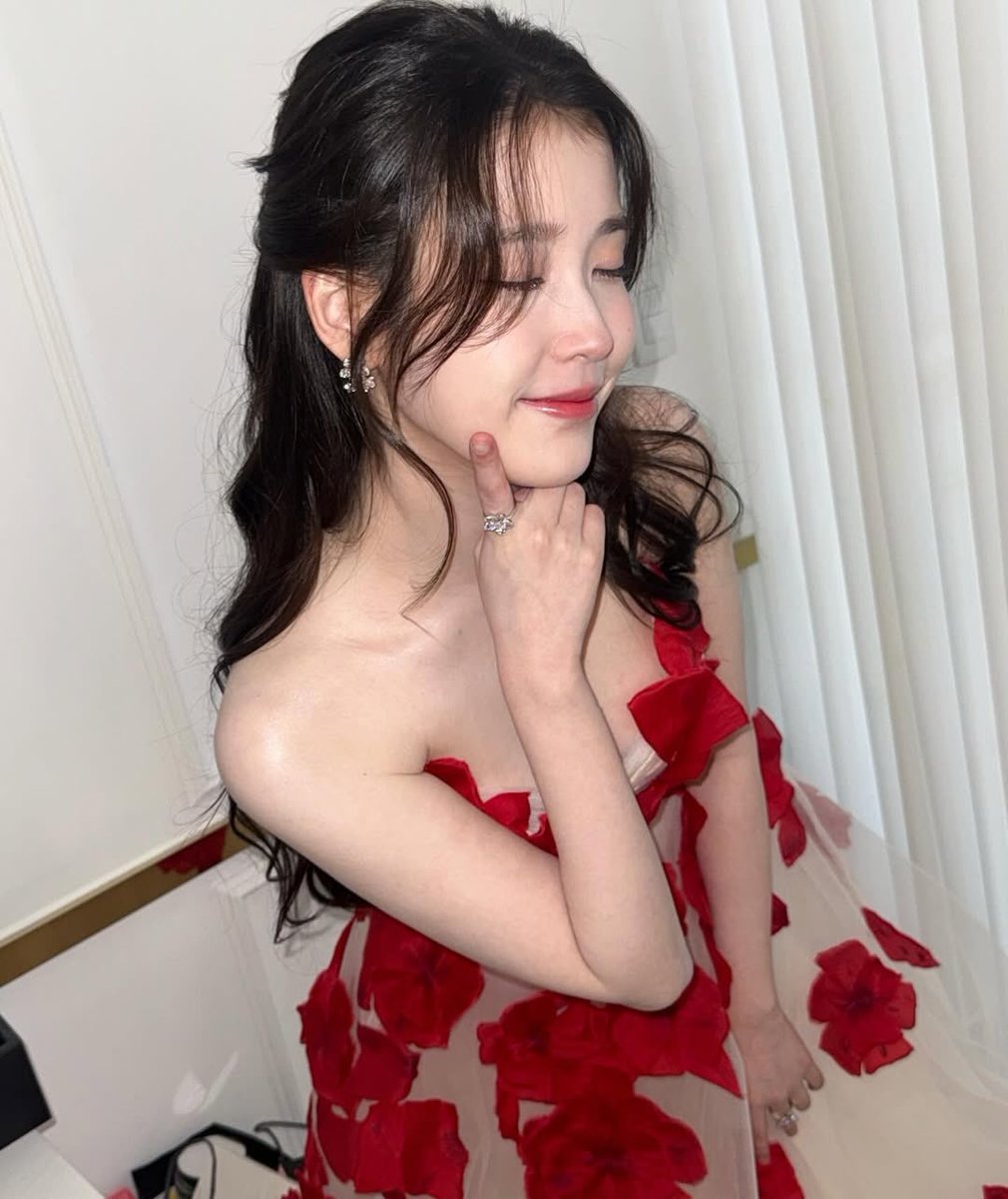 Lovezhien's tweet photo. 예뻐 https://t.co/cGBENAeb8r