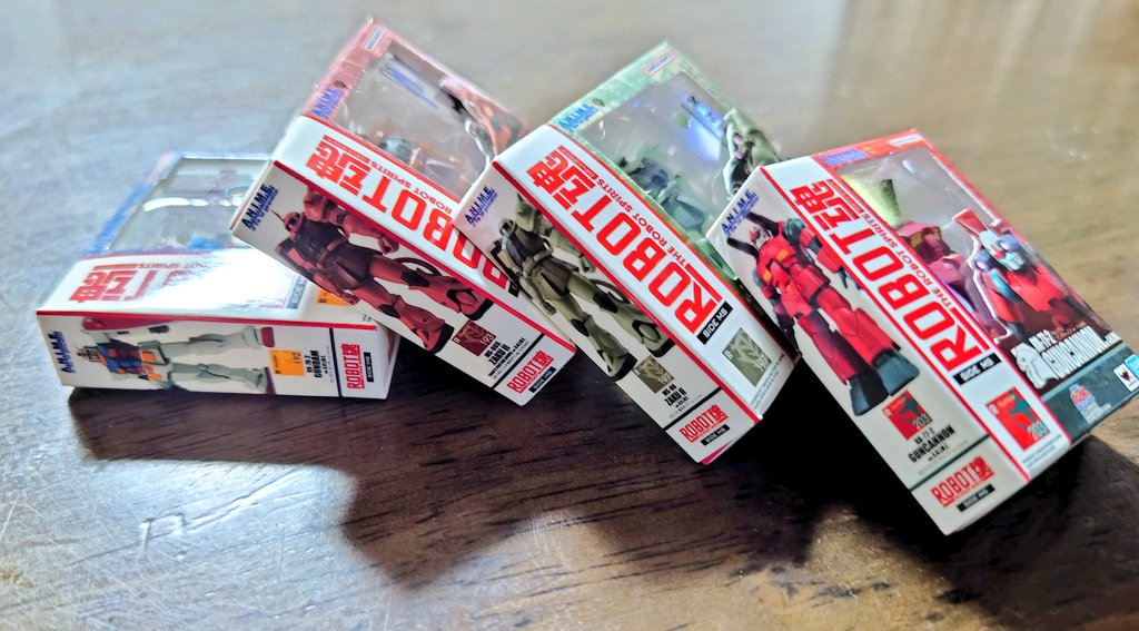 WSC3151's tweet image. 地方には都会で売り切れたガチャが、普通に残っている。

消しゴムサイズで面白い。

ちゃんとフィギュア入り😀