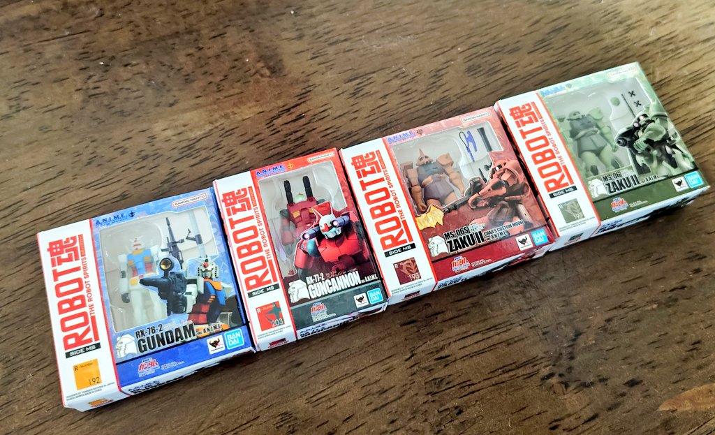 WSC3151's tweet image. 地方には都会で売り切れたガチャが、普通に残っている。

消しゴムサイズで面白い。

ちゃんとフィギュア入り😀