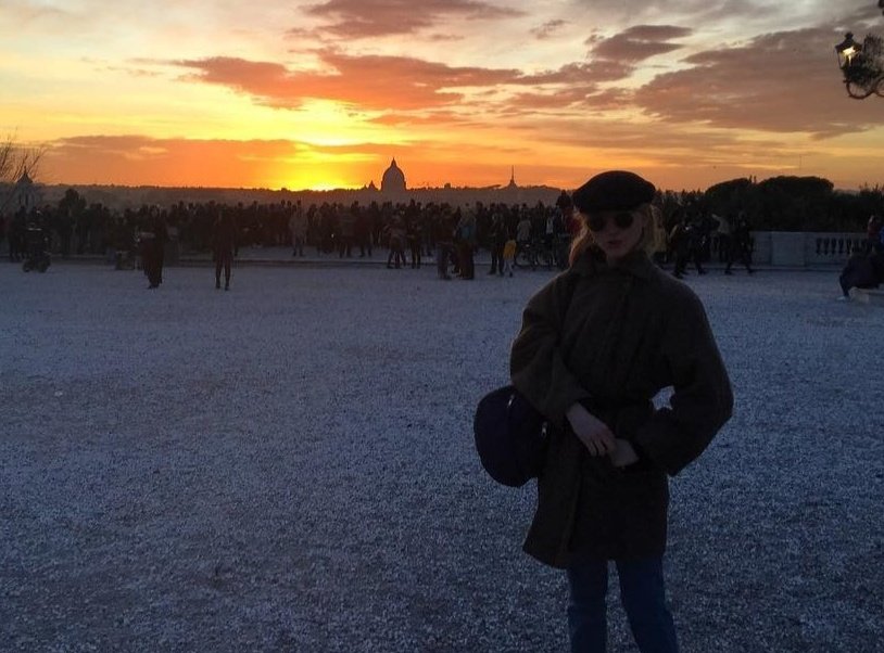 nancewheelers_'s tweet image. natalia dyer on charlie heaton's instagram is such a vibe