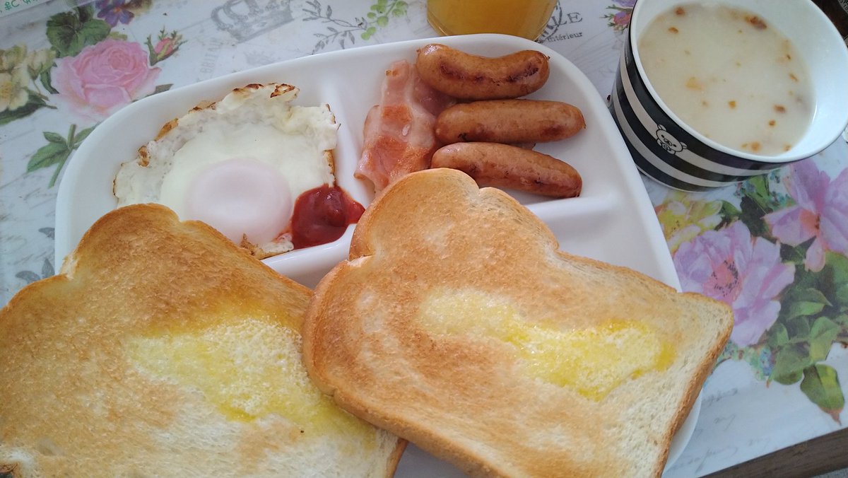 Ryup0720's tweet photo. ＃ホテル朝食
＃コンチネンタルブレックファースト
＃トースト
たまに食べたくなるやつ😆自��で作った✋美味かった〜👍 https://t.co/ceGVCtkF8S
