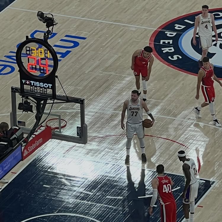 Z3k3Webb's tweet photo. Days 13, 14 &amp; 15
📍 Los Angeles, California 
- NBA game - Lakers vs Clippers
 
- Hollywood sightseeing tour (Sunset Blvd, Rodeo Drive, Walk of Fame, Santa Monica Pier and Venice Beach) https://t.co/D4No4gmcEa