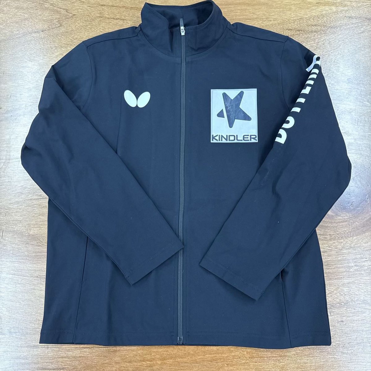 jYbIdn2u8IAT6TG's tweet photo. 今年はKINDLER様のロゴを卓球のユニフォームやジャージ、Tシャツにつけて試合に出させていただきました!
本当にありがとうございました!
また来年も宜しくお願いします!
#KINDLER
#渡辺康介 https://t.co/Gu1jVC0PwQ