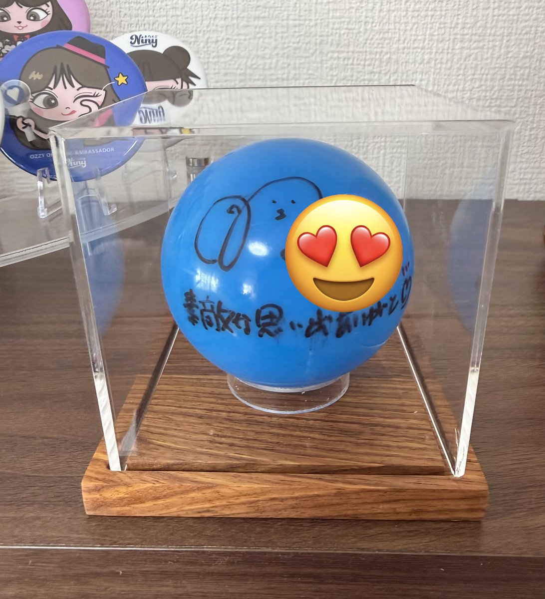 NiziU サインボールニナ NiziU ニナ サインボール 日本武道館 - メルカリ