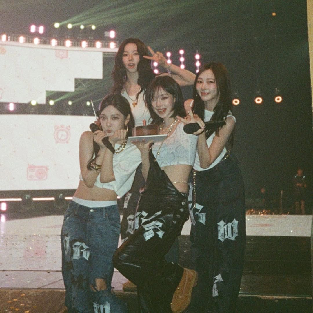 synkvelvets's tweet photo. 2026 be kinder to my girls 🤍🤍 https://t.co/oXZGAxiu18