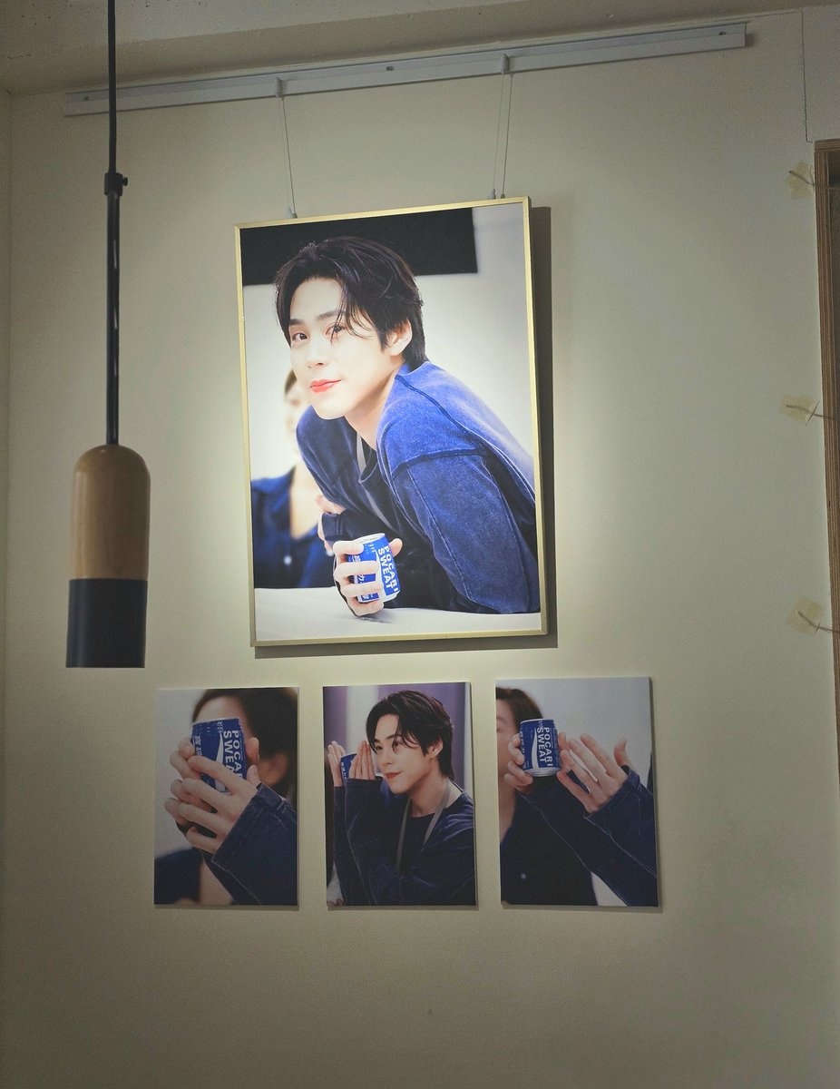 빠져나오고 싶지 않은 
동원이가 가득한 행복한 공간이였어요🧡

동원아 생일축하해🎉

#Always_By_Your_Side
#언제나_네_곁에

#HAPPYDONGWONDAY
#크나큰 #KNK #이동원 #동원짱짱 

<a href="/Orange_Dong9/">오렌:D🍊</a>