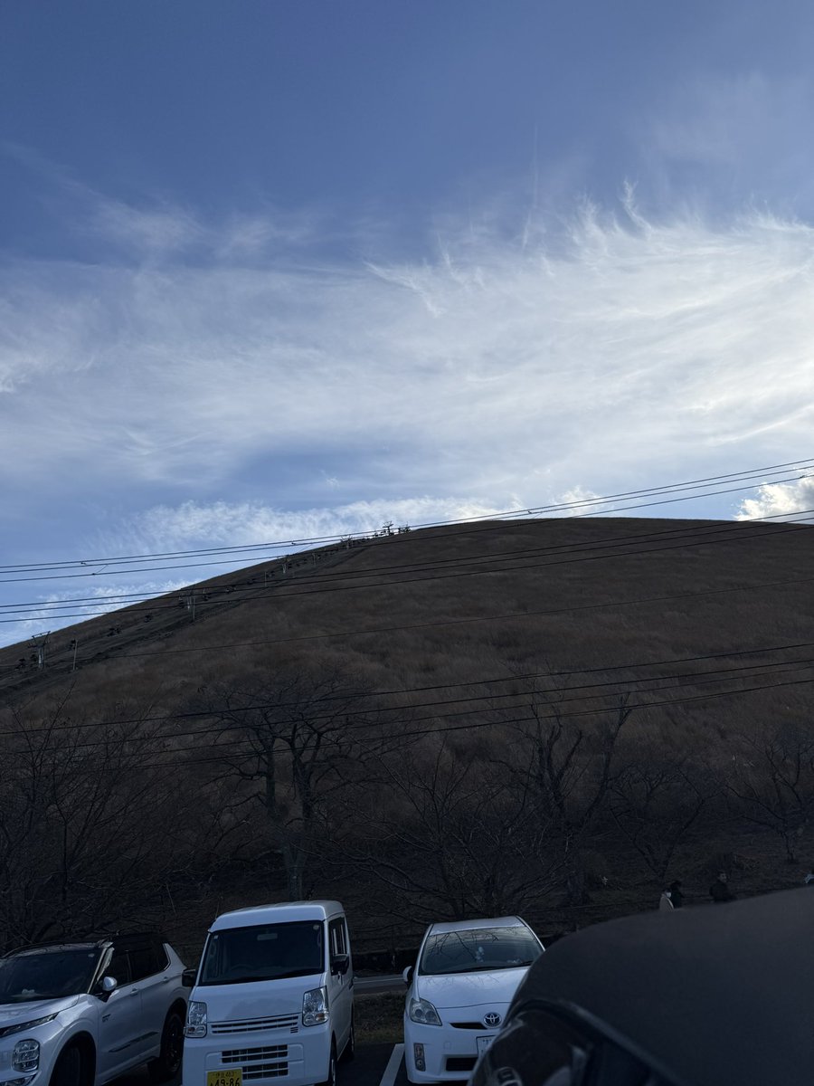 llbs520's tweet photo. 大室山(伊豆)
リフト渋滞の為、諦めた https://t.co/voURFmXFro