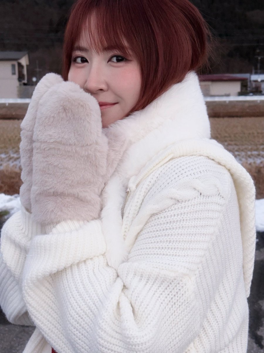 asukadesuyoo's tweet photo. 今年も1年間本当にありがとうございました。

たくさんの出会いや応援のおかげで、今年も自分らしく活動することができました。
いろいろありましたが、変わらず見守ってくださるみなさまに心から感謝しています。

なお、���中のため新年のご挨拶は控えさせていただきますが、来年も変わらずよろしくお願いいたします。