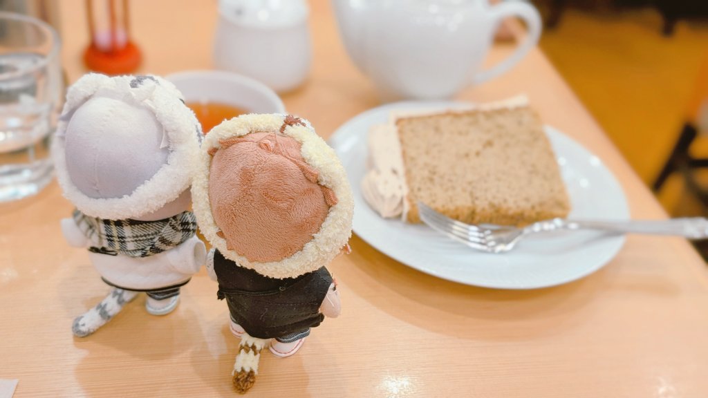 遅くなったけどジャンフェスや呪アニメ展に連れて行った時のごゆぬいちゃん☺️
悠仁くんに鷲掴みされそうなぬい達w

✨コーデアイテムの作家様✨
🧢尻尾<a href="/Amuami_1207/">四葉🍀𝐍𝐞𝐱𝐭 ➭ 3/20春コミ</a>様
🧥👖💼<a href="/mmco550/">みみこ</a>様
👞@piccolina214様
👕<a href="/NanaNtailor/">NANA</a>様

いつも素敵な作品をありがとうございます🩵🧡