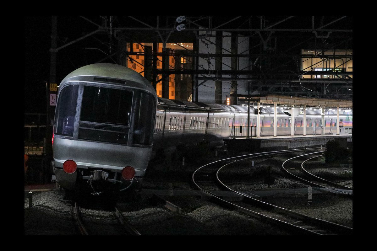 8195_rainbow's tweet photo. 今年は何と言っても東日本の国鉄型電気機関車やカシオペアの終焉など、大激動の一年でした。
95を見届けて以降カメラ握ってませんが来年もまた線路際でお会いしましょう。
皆様良いお年をお迎えください。

#2025年を写真4枚で振り返る https://t.co/S6oW9CyHS5