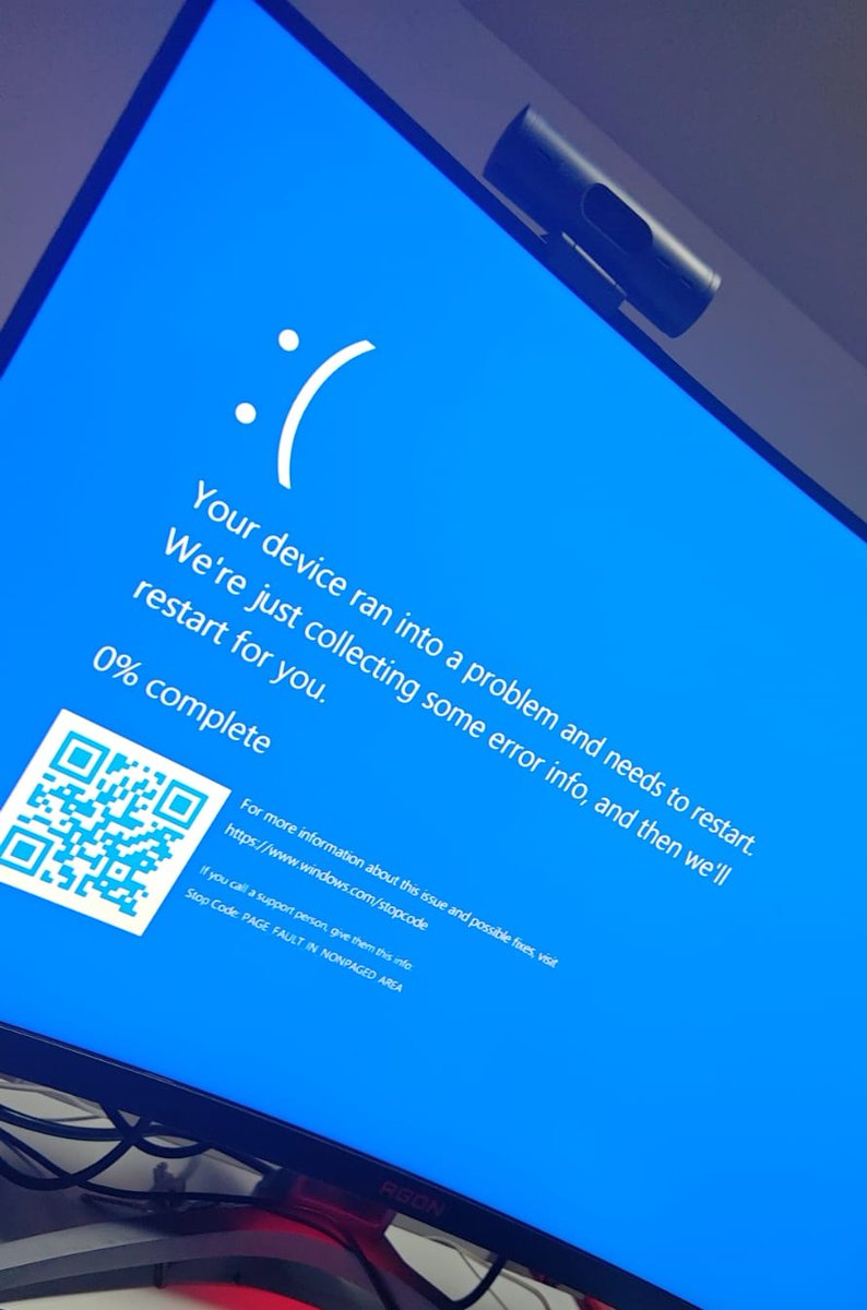 É, amigos, sem live durante tempo indeterminado. Infelizmente deu isso, tentei arrumar, mas parece que é no SSD e não tenho dinheiro para comprar. Estou muito triste e desanimado com tudo isso. Eu estava tão feliz de estar fazendo live, mas por agora o sonho vai dar uma pausa. 😞