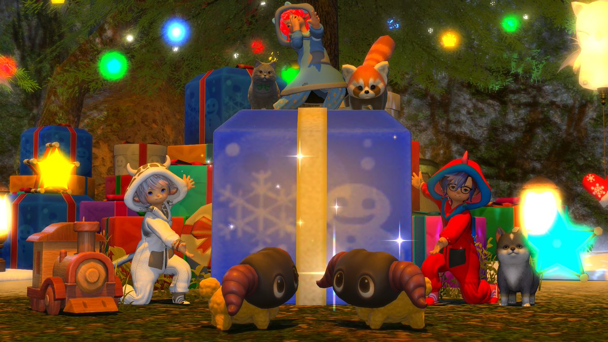 ShinAtura's tweet photo. Real quick before the holiday season ends and I end up posting this COMPLETELY out of season...

I wanna share this cute pose idea I got from a certain someone! I hope this holiday season was good for you folks. 

Let's look forward to an amazing 2026!

#ffxiv #lalafell https://t.co/QdoxurirBE