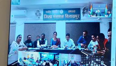 💠केंद्रीय मंत्री शिवराज सिंह चौहान ने कल वीडियो कॉन्फ्रेंसिंग के माध्यम से मनरेगा कर्मियों के प्रतिनिधियों से बात की

💠देश भर के लगभग 45000 स्थानों से 2 लाख से अधिक मनरेगा कर्मियों से वीबी-जी राम जी अधिनियम पर हुई चर्चा

💠अपने संबोधन में केन्द्रीय मंत्री <a href="/ChouhanShivraj/">Shivraj Singh Chouhan</a> ने