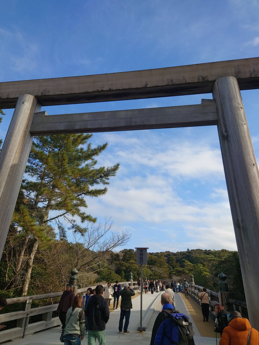 皆様今年もお世話になりました。
来年も宜しくお願いいたします。
晴天の大晦日。
良い御年をお迎えください

A from REDLINE-RECORD