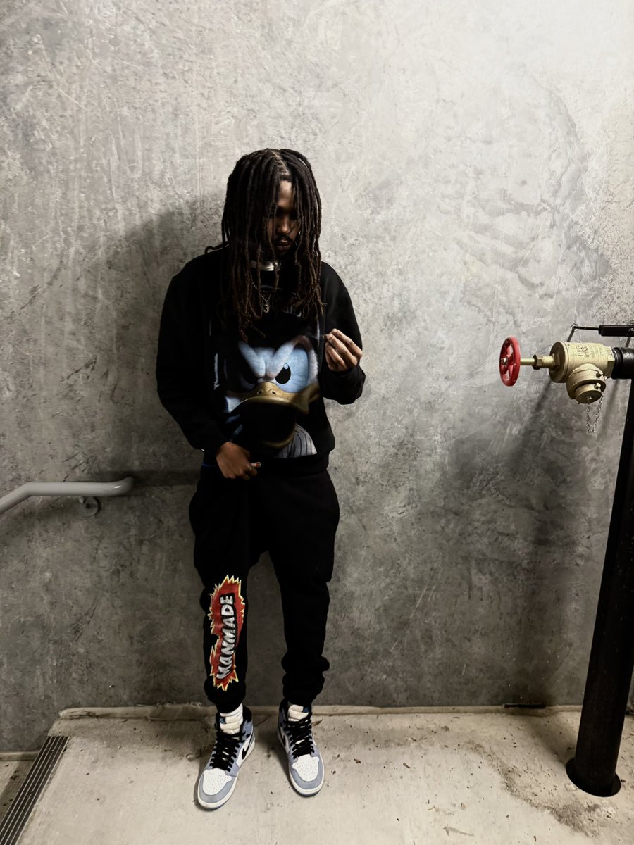 rixh3's tweet image. III