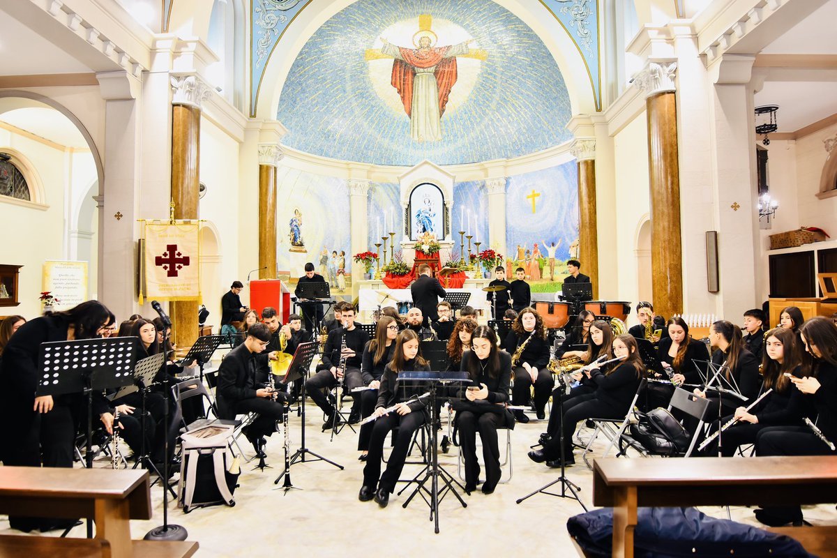 Si è svolto lunedì 29 dicembre 2025, nella suggestiva cornice della Chiesa Maria SS. delle Grazie di Taurianova, il Concerto di Beneficenza “Pro Terra Santa”, promosso dalla Delegazione di Oppido Mamertina–Palmi dell’Ordine Equestre del Santo Sepolcro di Gerusalemme).