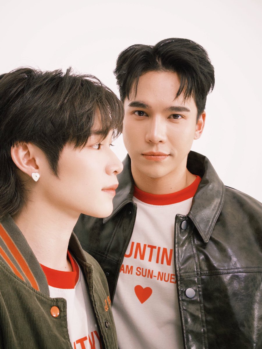 ชอบรูปเซตนี้มาก ฟีลผกก.สุดยอดกับคุณหนูใกล้ฟ้า ตำรวจชีวิตเพื่อชาติ หัวใจเพื่อเธอปันผลสหกรณ์ให้หนูคนเดียว ผกก.ที่ห่างแฟน3วัน นอยเหมือนห่างกัน3 ปี แฟ้มคดีที่ตรวจมีแต่คดีลักลอบจับพวกเสพเรือผี ใครชงน้องใกล้ฟ้ากับคนอื่นท่านจับหมดไม่สนลูกใคร