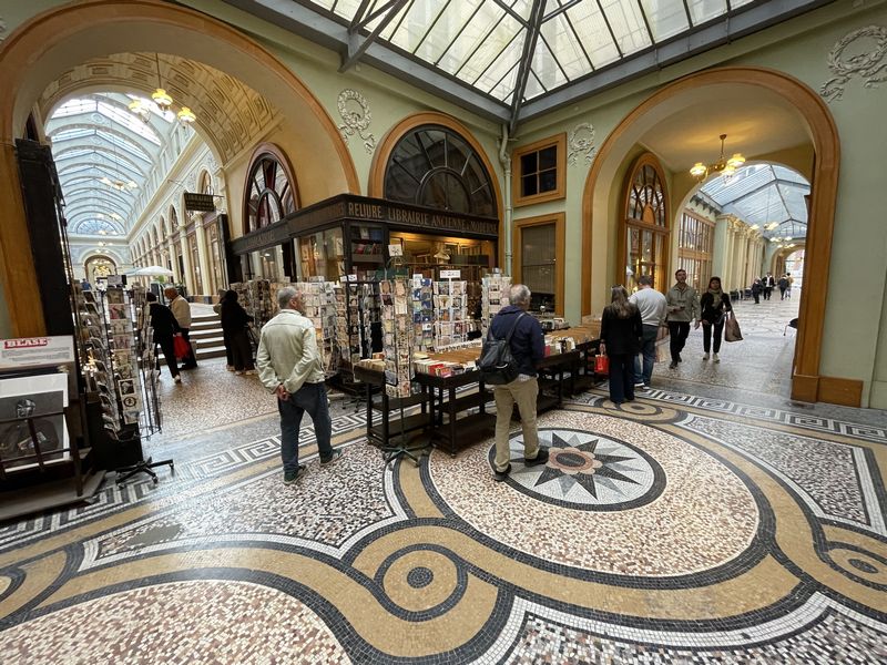 自社のブログを更新しました。
宜しければ、お読みください。

皆さんにとって来る年が素晴らしい年となりますように。
良いお年を！

［⇒］2025年12月から2026年1月・弊社冬季休業日のお知らせ

#小野商店 #冬期休業 #和紙 #小間紙 #紙製品 #別注

finepaper.jp/2025/12/24/202…