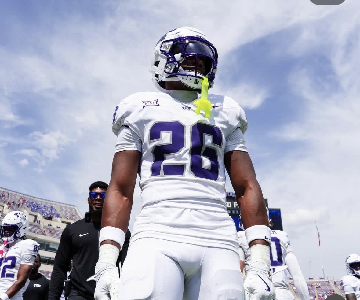 StevenMJohnson_'s tweet photo. Last three games for Jeremy Payne:

18 carries, 103 yards vs. Houston
26 carries, 174 yards 2 TDs
vs. Cincinnati
19 touches, 123 total yards, 2 TDs including the game-winner vs. USC.

RB1 https://t.co/Lw1Zp2eDuF
