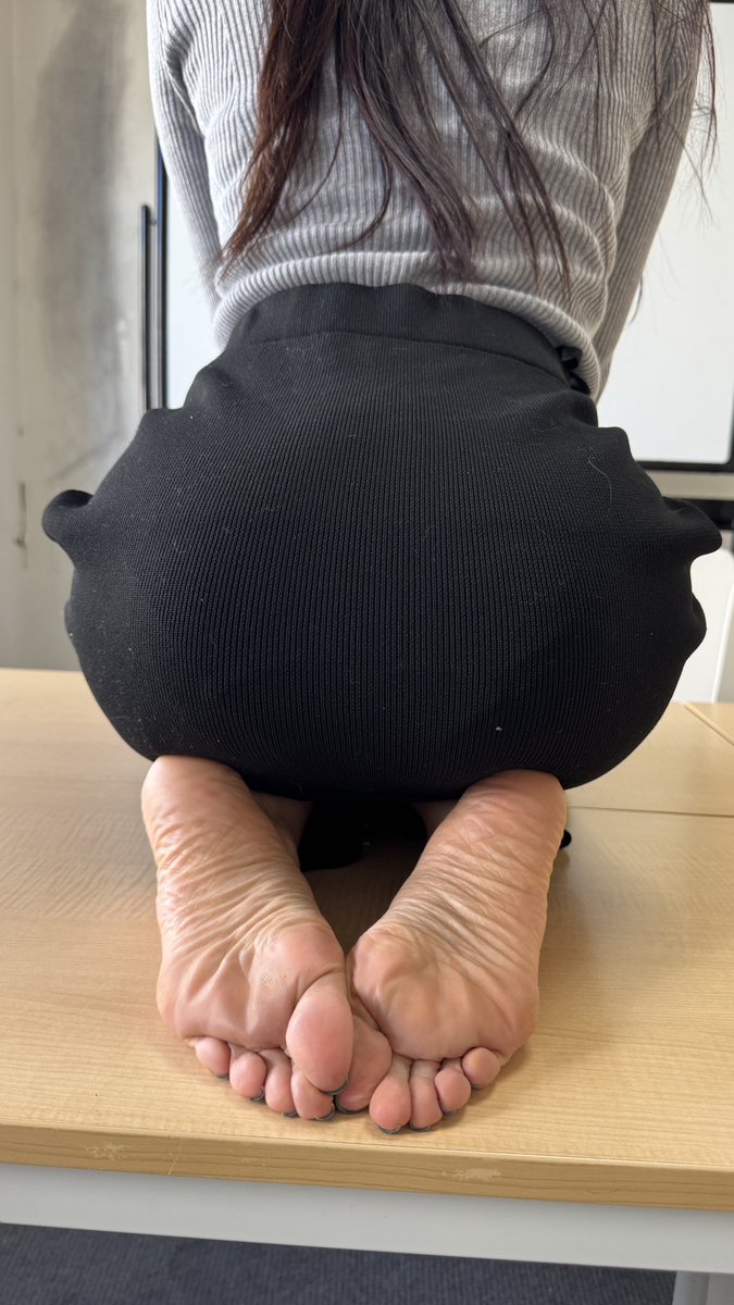uminocozakana's tweet photo. As this year comes to an end, I’m grateful for all the wonderful people I’ve met and the connections I’ve made. Thank you so much ☺️wishing you all a Happy New Year!
my final photo of the year: sitting in seiza.
 今年始めたXで色々な方と交流できて楽しかったです。良いお年を☺️ https://t.co/lFpRv6oEBh