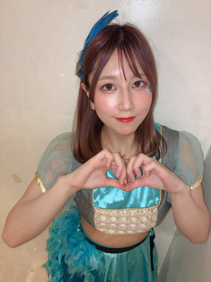 33Rika0613's tweet photo. ライブありがとうございました✨
年内最後にメリメリでやれて良かった！
みんな集まれるの凄すぎ☀️☀️
笑いすぎてお腹痛かったよ👀
みんなに会えて嬉しかったよー💎 https://t.co/sembxWqUIT