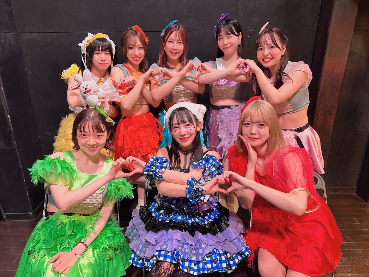33Rika0613's tweet photo. ライブありがとうございました✨
年内最後にメリメリでやれて良かった！
みんな集まれるの凄すぎ☀️☀️
笑いすぎてお腹痛かったよ👀
みんなに会えて嬉しかったよー💎 https://t.co/sembxWqUIT