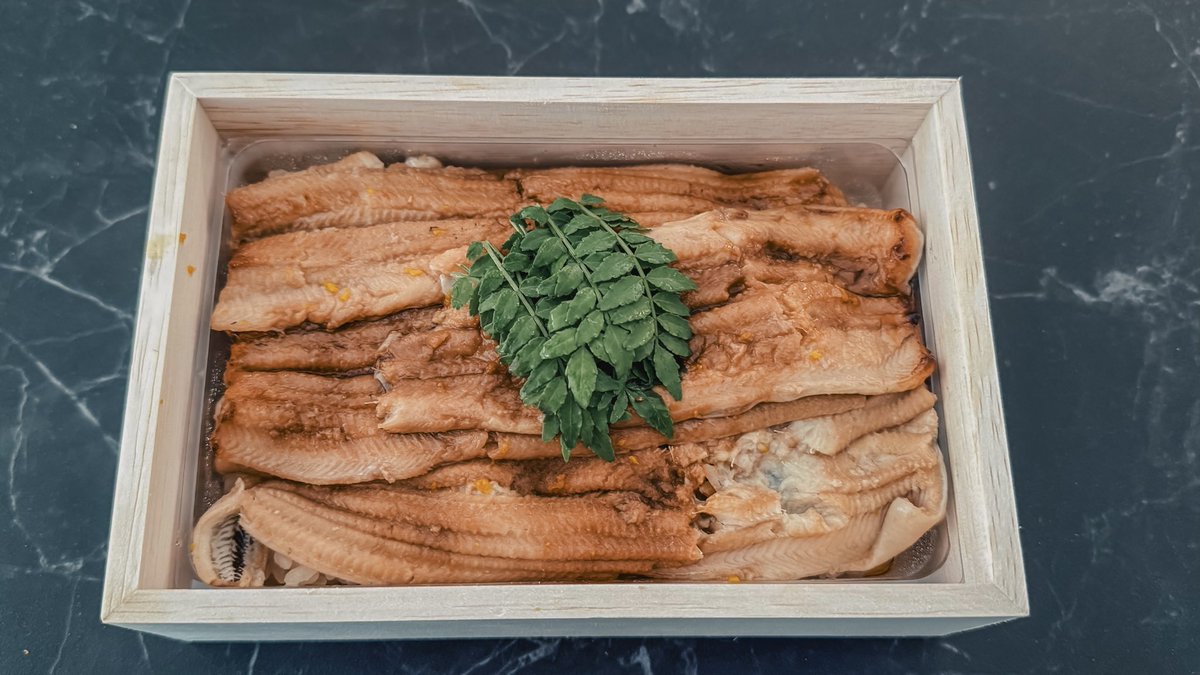 毎年恒例の1年締めくくり穴子弁当。