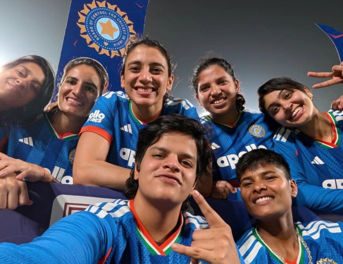 imfemalecricket's tweet image. Master Shifu and her gang ❤️ 

#CricketTwitter #INDvSL