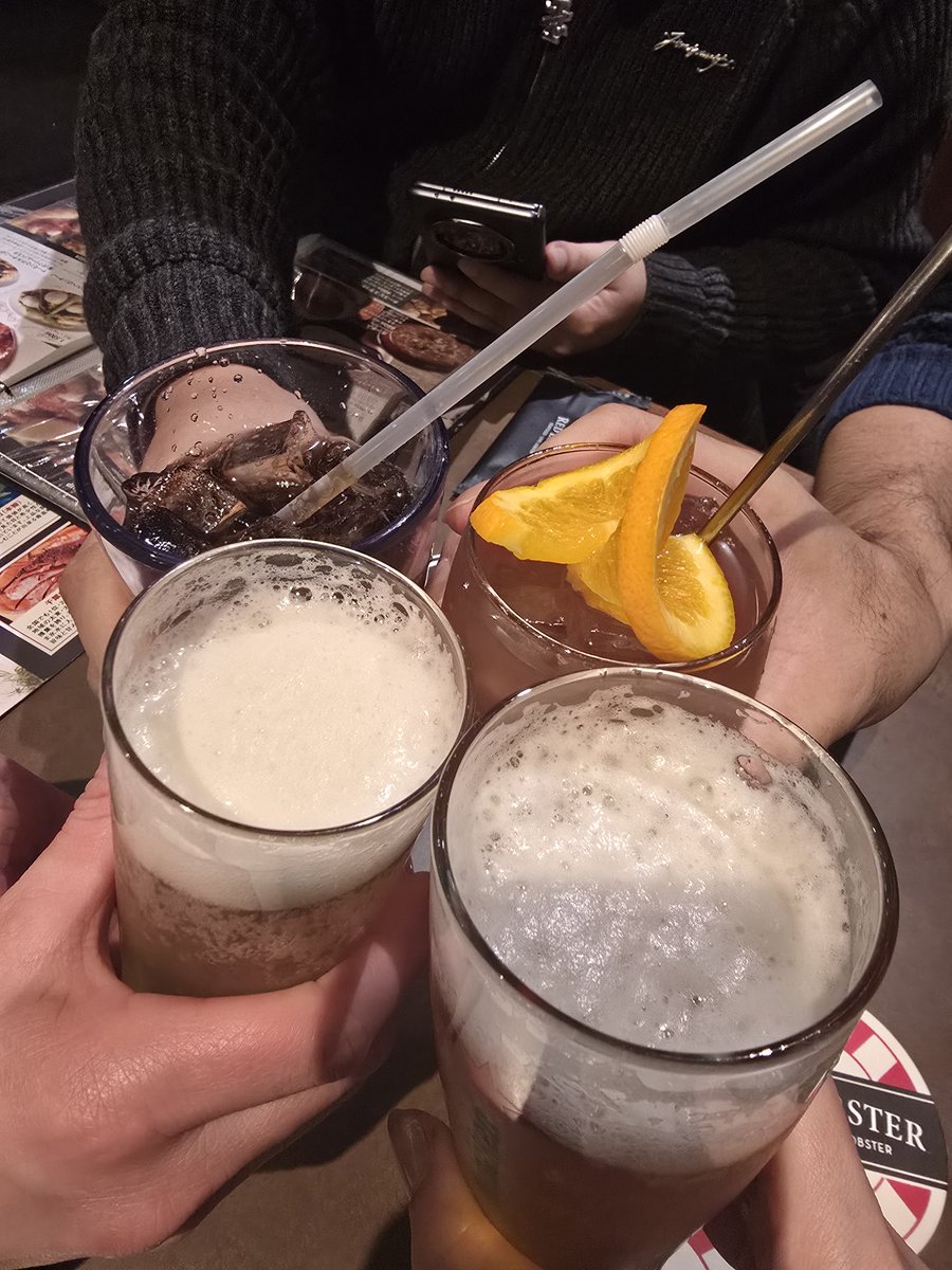 MariaScorpius's tweet image. ロブスター🦀
めっちゃ美味しかったー🤍
ｹﾄﾞﾁｮｯﾄ酔っ払いすぎたw
今年の締めくくりもまたお酒🥃だったという事で🤫
皆さん1年お疲れ様でした。
今年もお世話になりました🙇‍♀️
良いお年を～