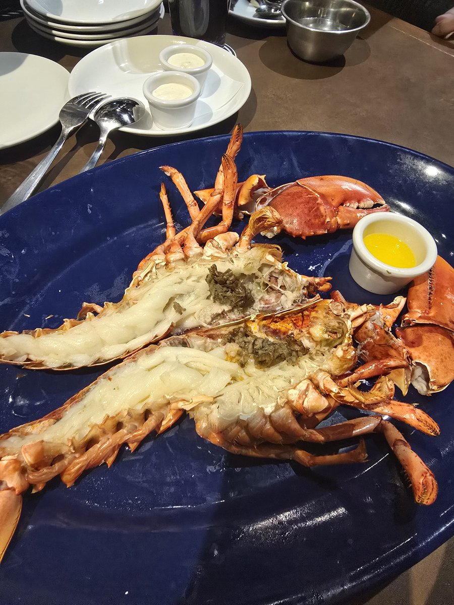 MariaScorpius's tweet image. ロブスター🦀
めっちゃ美味しかったー🤍
ｹﾄﾞﾁｮｯﾄ酔っ払いすぎたw
今年の締めくくりもまたお酒🥃だったという事で🤫
皆さん1年お疲れ様でした。
今年もお世話になりました🙇‍♀️
良いお年を～
