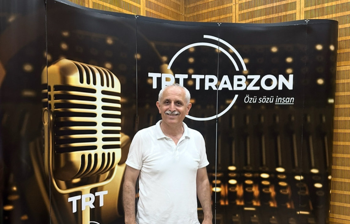 TRT Trabzon Radyosunda Veteriner Hekim Gözüyle köşemizde canlı yayında bugün saat 11.15 de   
2025 yılının hayvancılık, hayvan hastalıkları, afetler ve sürülebilir hayvansal gıda üretimimiz ile veteriner halk sağlığı ve tek sağlık hakkında konuşacağız. Davetlimizsiniz…