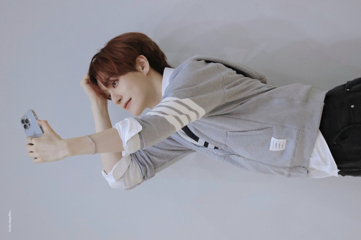 っ⩊＜ tweet media