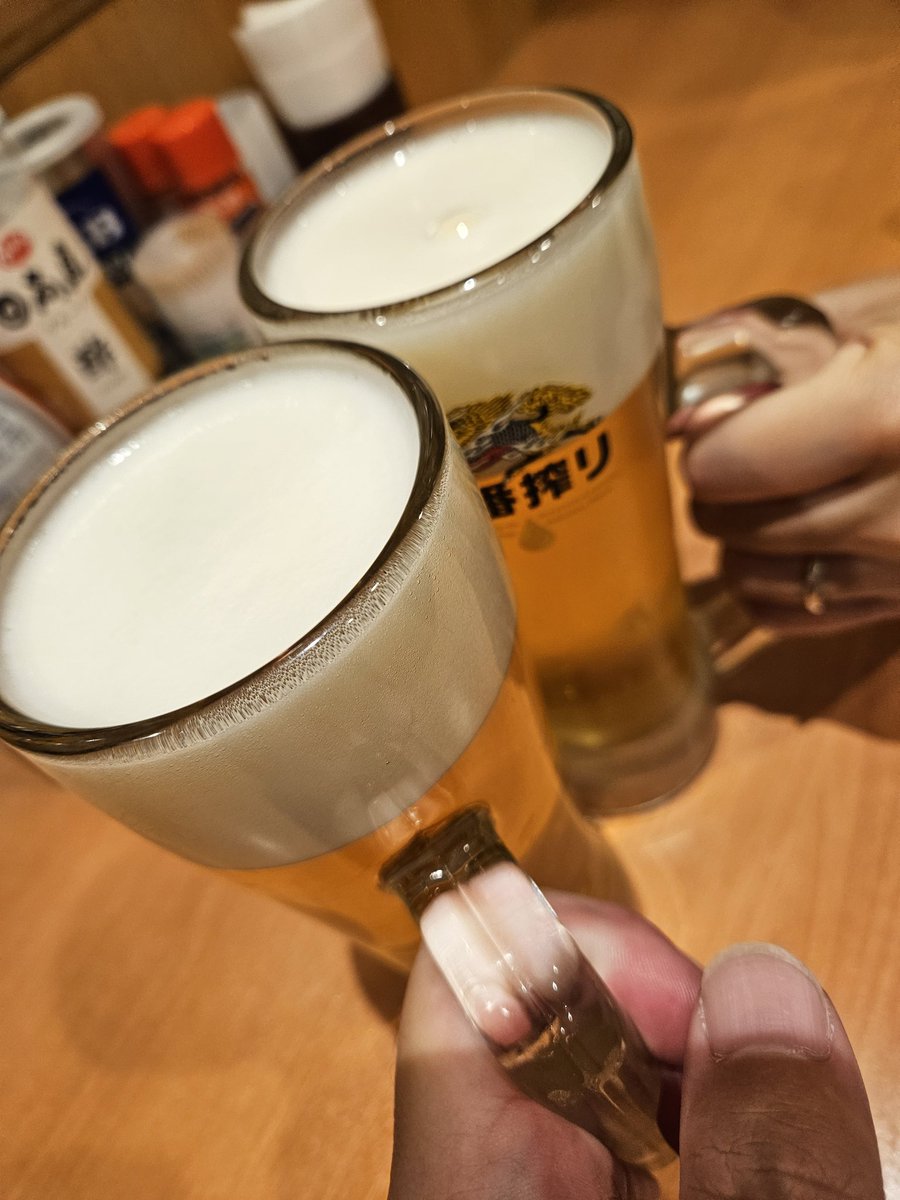Shota122033's tweet photo. ハルと今年最後のビール https://t.co/o0baa1VFWS