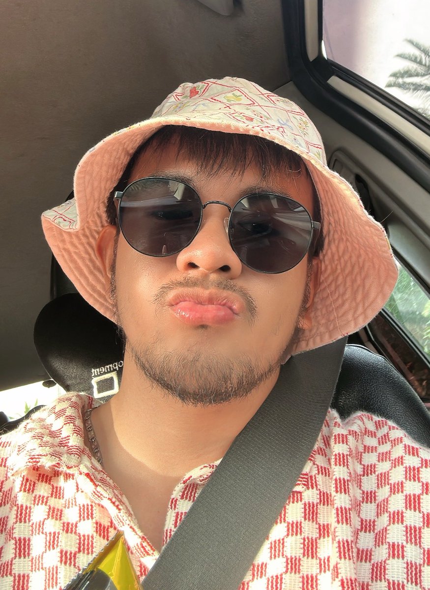 A r s ✨ tweet media