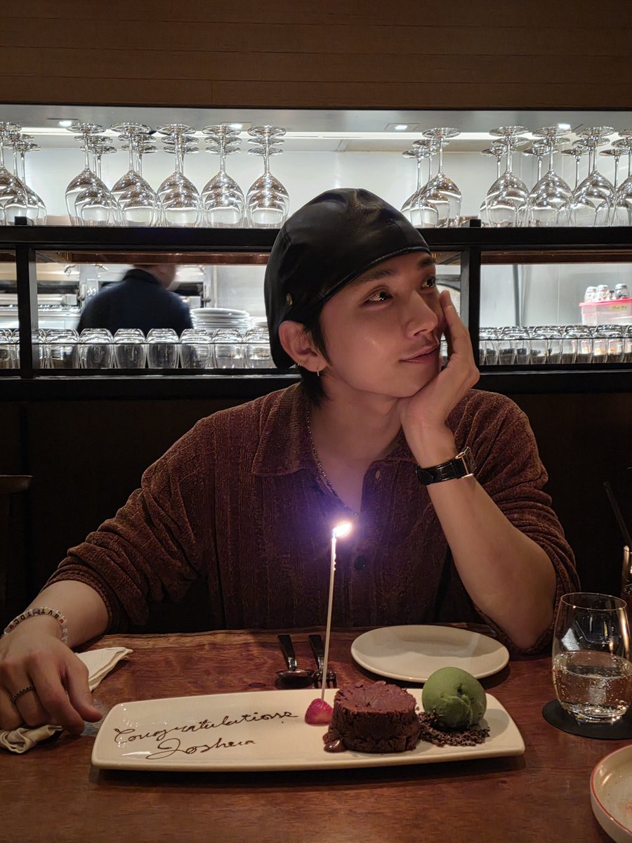 seungkwan weverse post with joshua 🤎 

🍊 our pretty shua hyung it’s solate… happy birthday ☺️☺️