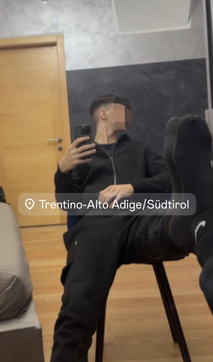 Master_Matte0's tweet image. vieni🦶🏻💦
#piedimaschili #piedi #slave